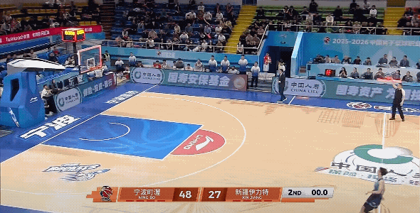 新疆男篮这是怎么打的，半场竟然27:48落后宁波男篮，半场落后21分，仅仅拿到2