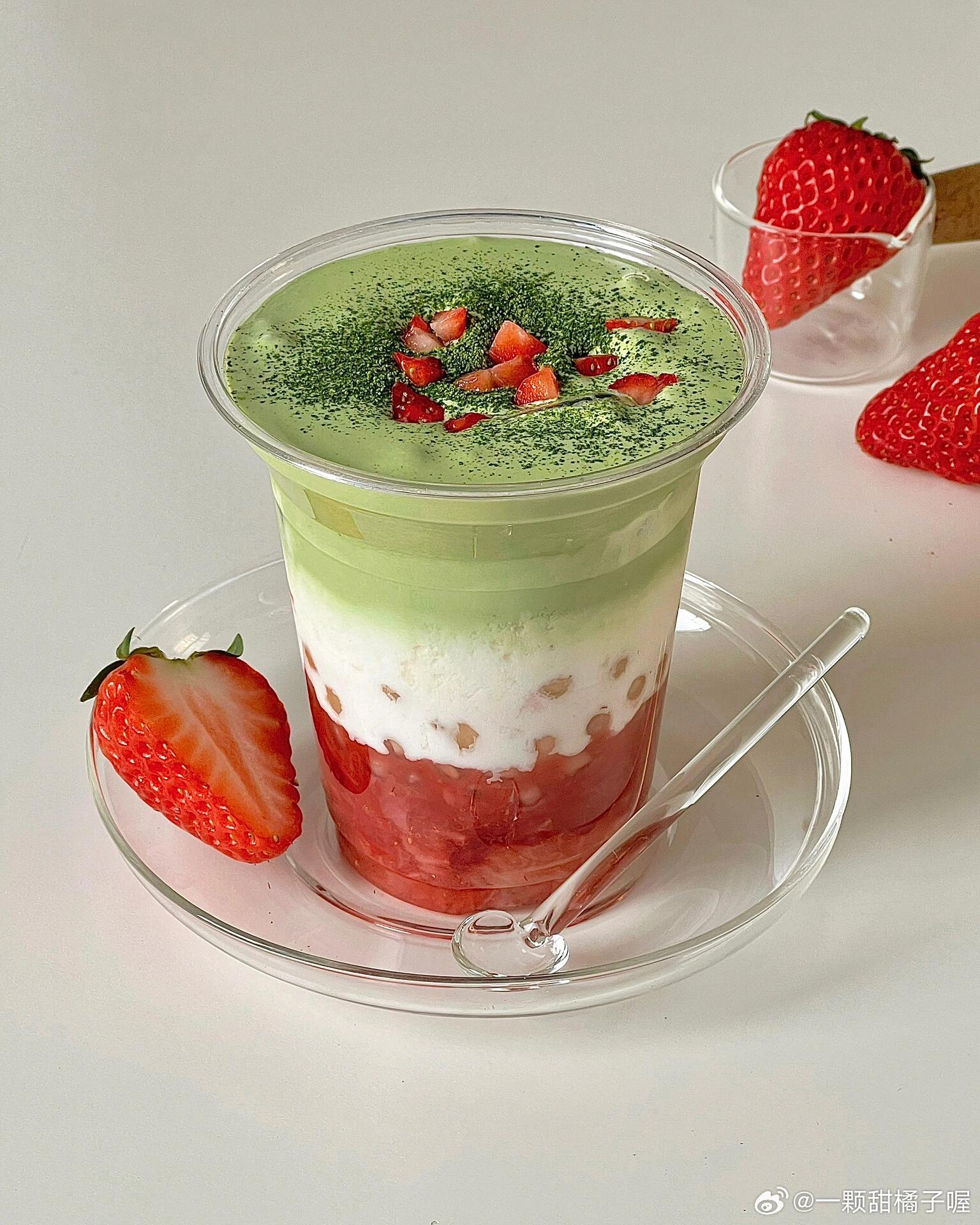 巨好喝 | 少女系饮品🍓抹茶草莓牛乳💕·草莓季🍓到啦！一定要做一杯高颜值的
