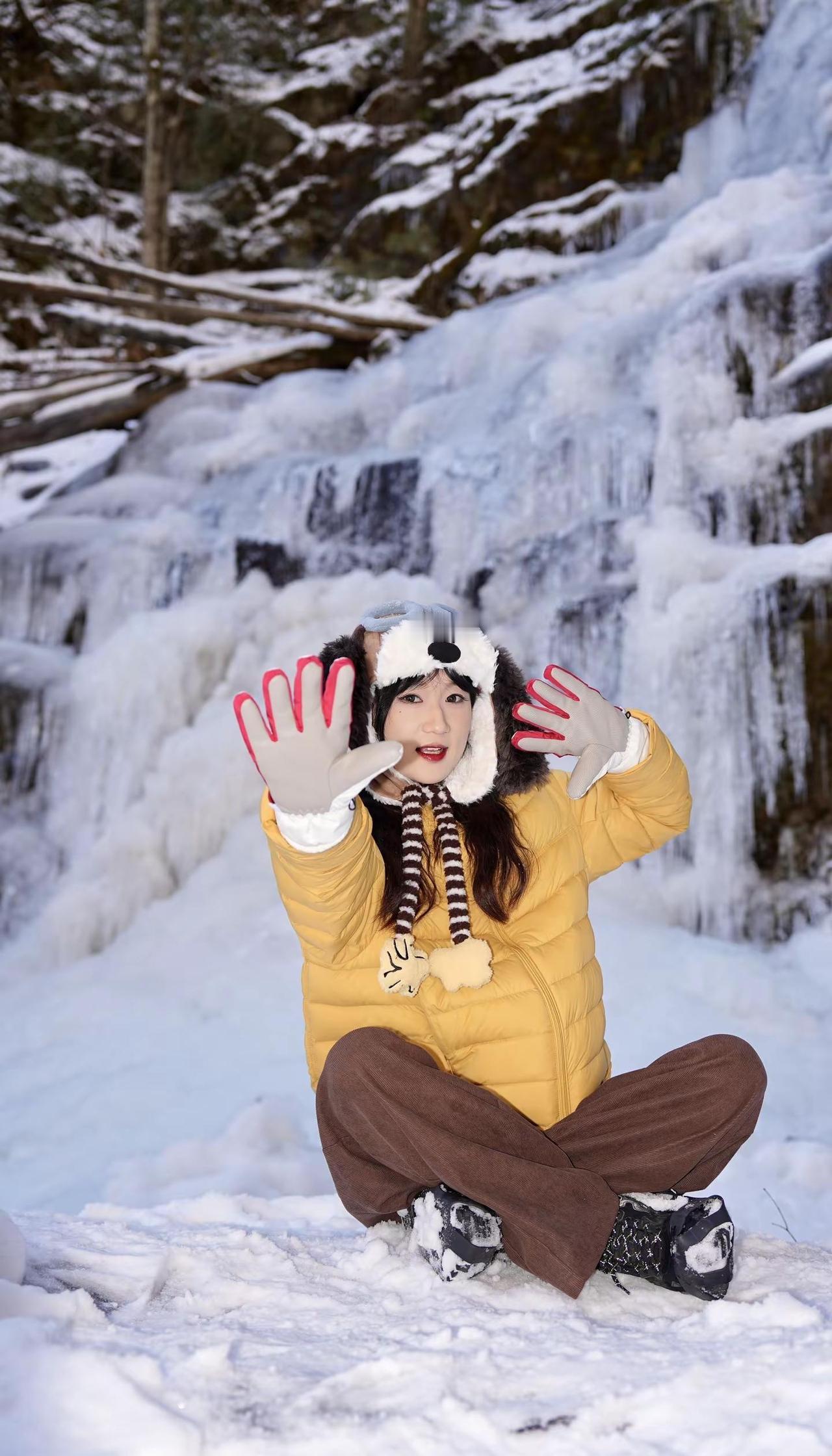 竹溪营盘山的冰瀑奇观，你还在等什么？快去拍照呀！户外徒步 登山 营盘山景区 冰瀑