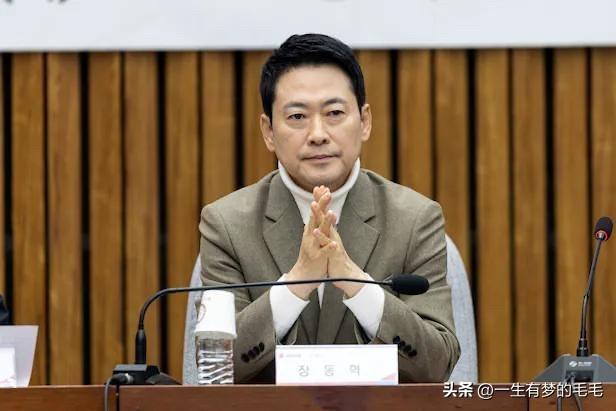 【快讯】张东赫回应辞职要求：将交由全体党员投票决定

2月5日韩国国民力量党党首