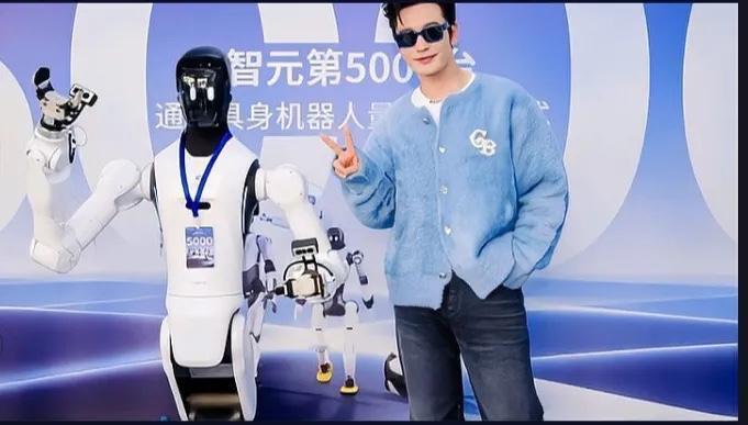 黄晓明工作室当场提货智元定制款灵犀X2，这事的背后，是国产具身机器人的高光时刻—