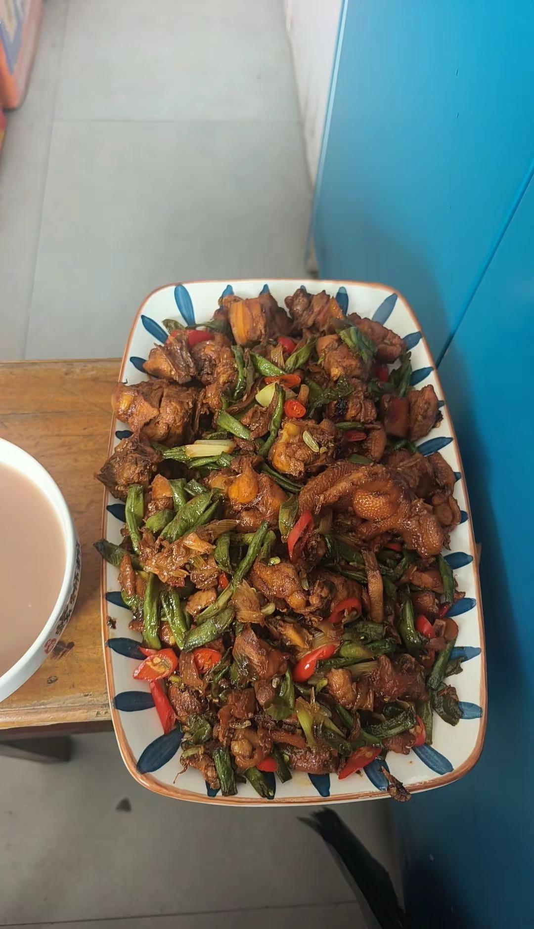 孩子不在家，我炒只鸡给你吃！11号一盘鸡肉，俩人吃俩天！还能分俩顿炒，肉太多了！