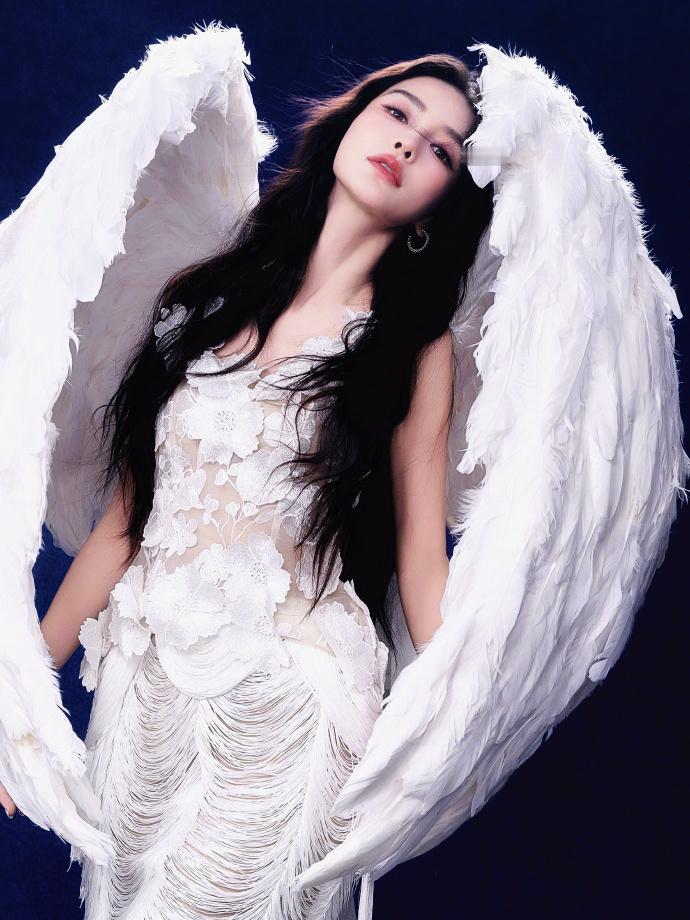 神女俯瞰大地Angelababy翅膀