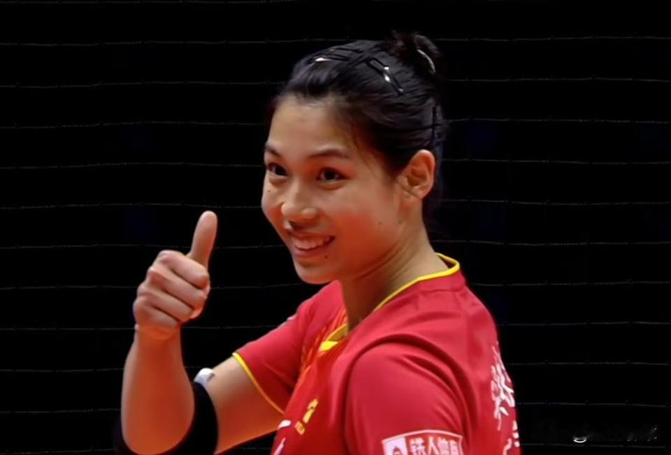 第十五届全运会女排成年组小组赛B组，庄宇珊领衔的福建队3-0零封广东队，三局比分