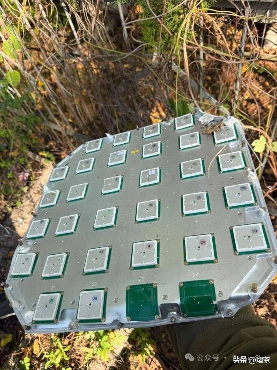 东大的卫星导航多阵元测向抗欺骗干扰阵列接收天线终究还是卖到了俄乌战场
由东大民营