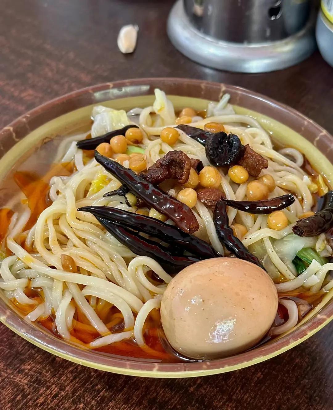 济南美食记录：牛肉板面（鑫苑国际店）最近换了新招牌，味道没变！
比那个网红二厂好
