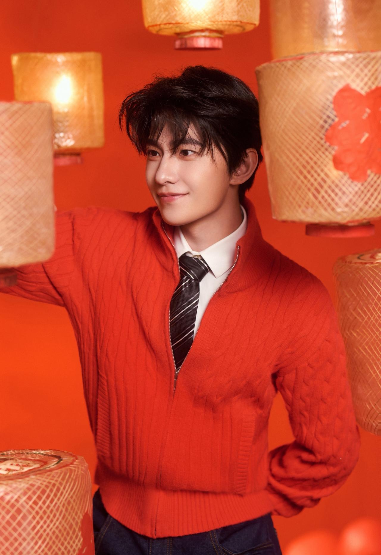 今天除夕，要说内娱男明星的穿搭功力，穿红色绝对能封神！

杨洋、李现、宋威龙、王