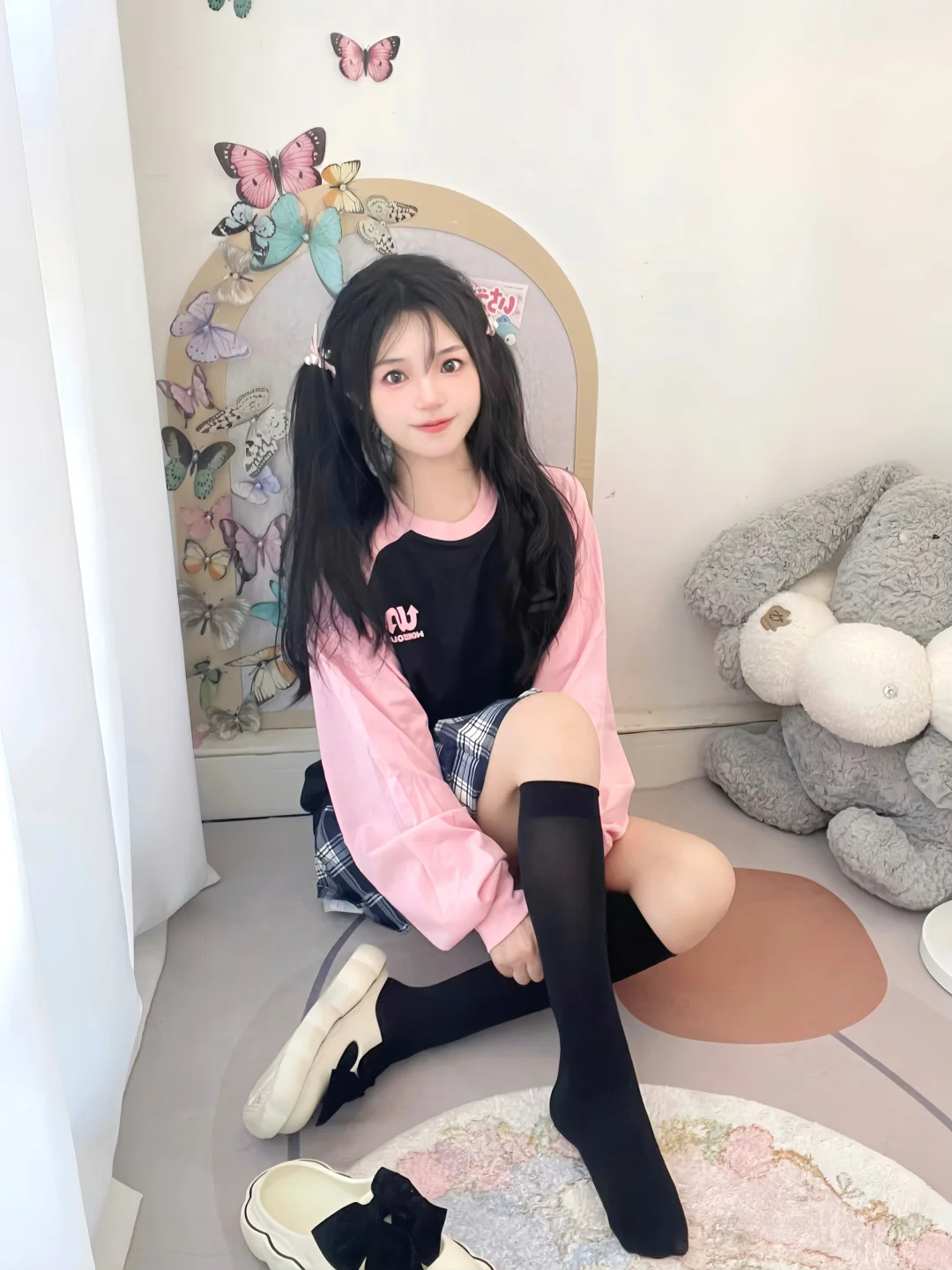 就是爱穿小黑袜•̀֊•́