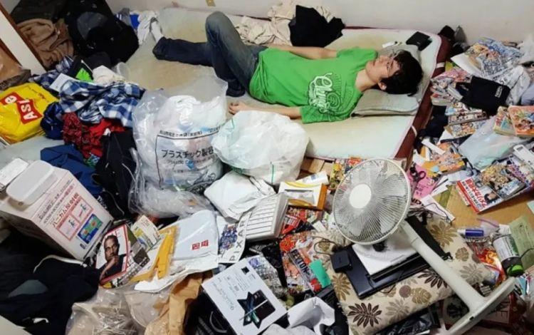 你见过最离谱的啃老能到什么程度？是三十岁儿子在家打游戏让老妈洗衣做饭？还是四十岁