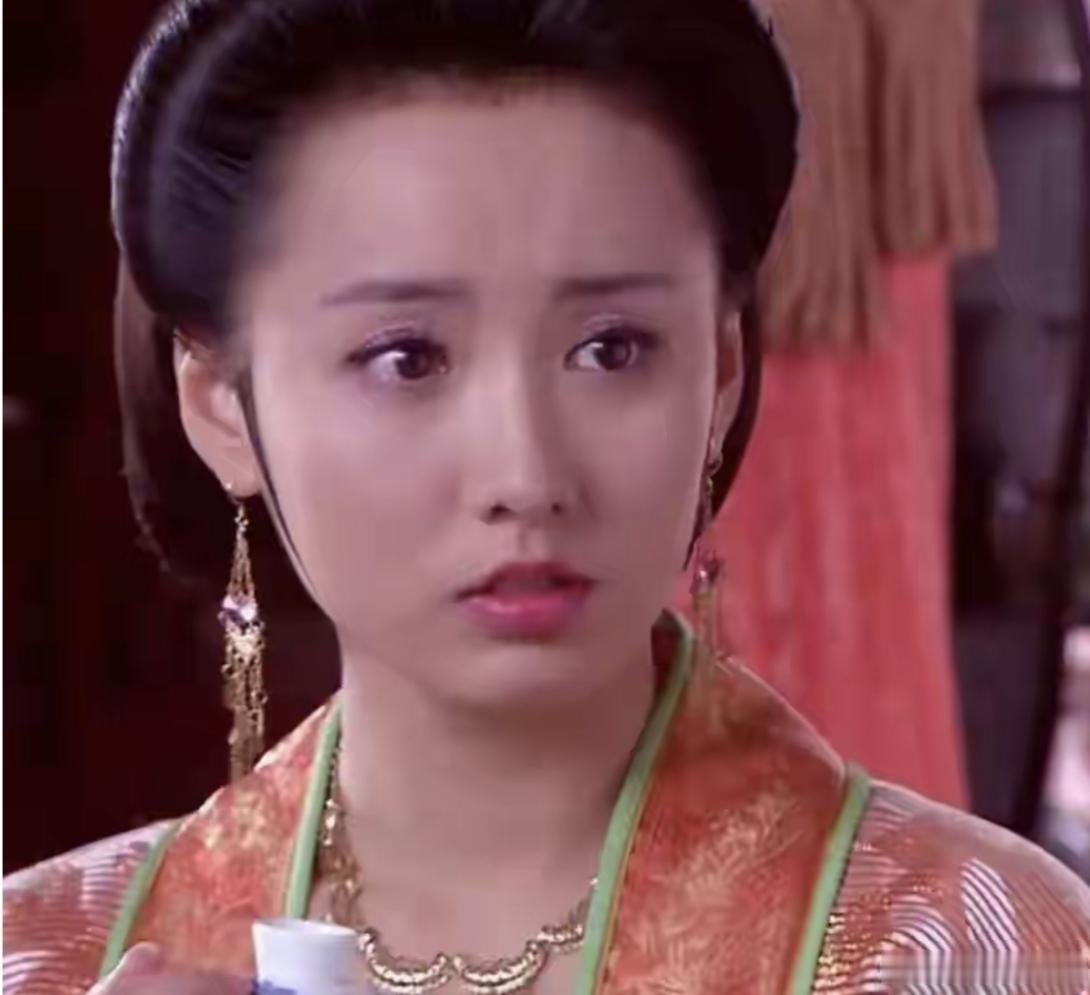 吕一怎么变成这样了？那个美丽清纯的吕一去哪了？