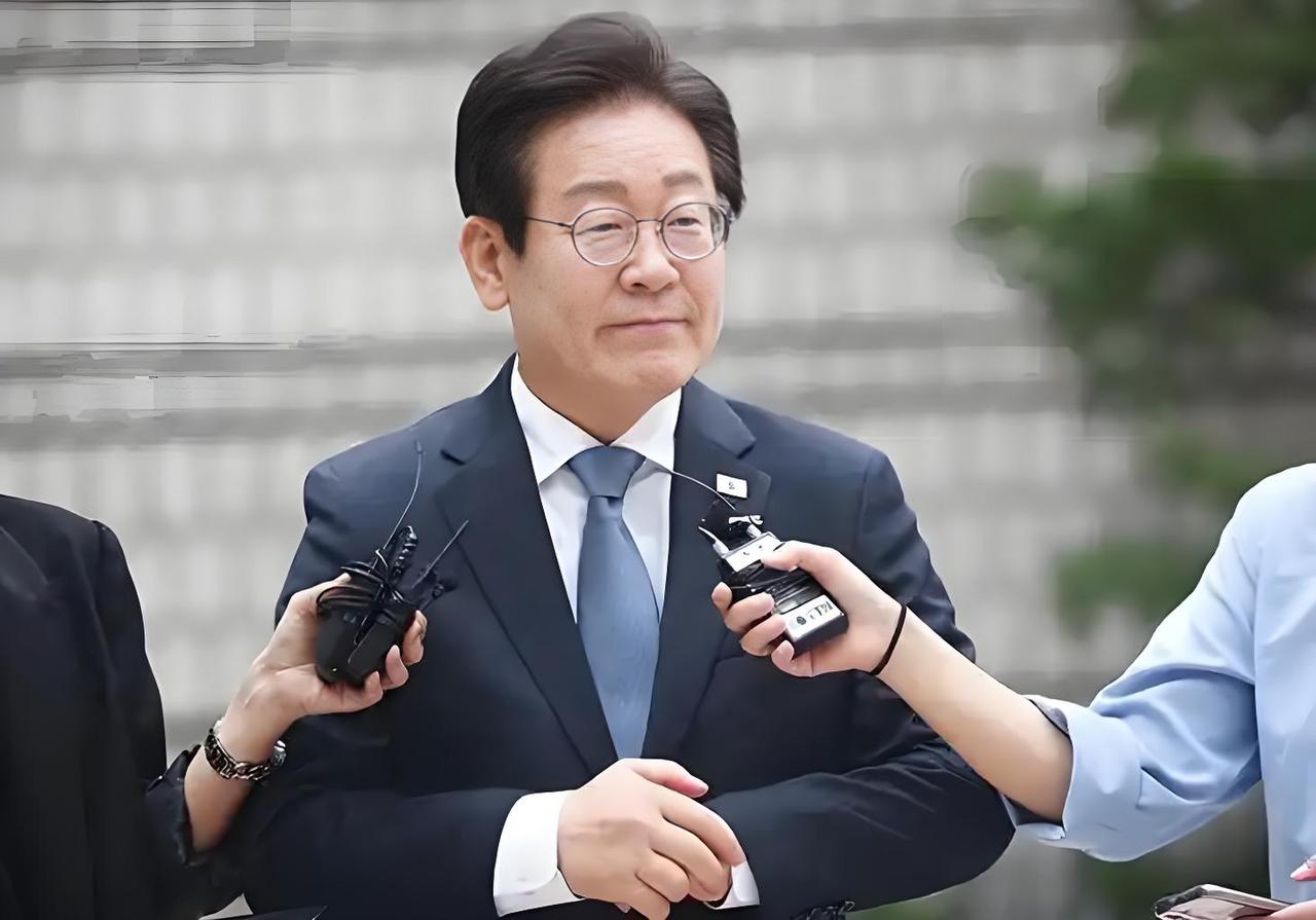 李在明太狠了，如此羞辱尹锡悦夫妇。

成王败寇，李在明上任后，最成功的事情就是让