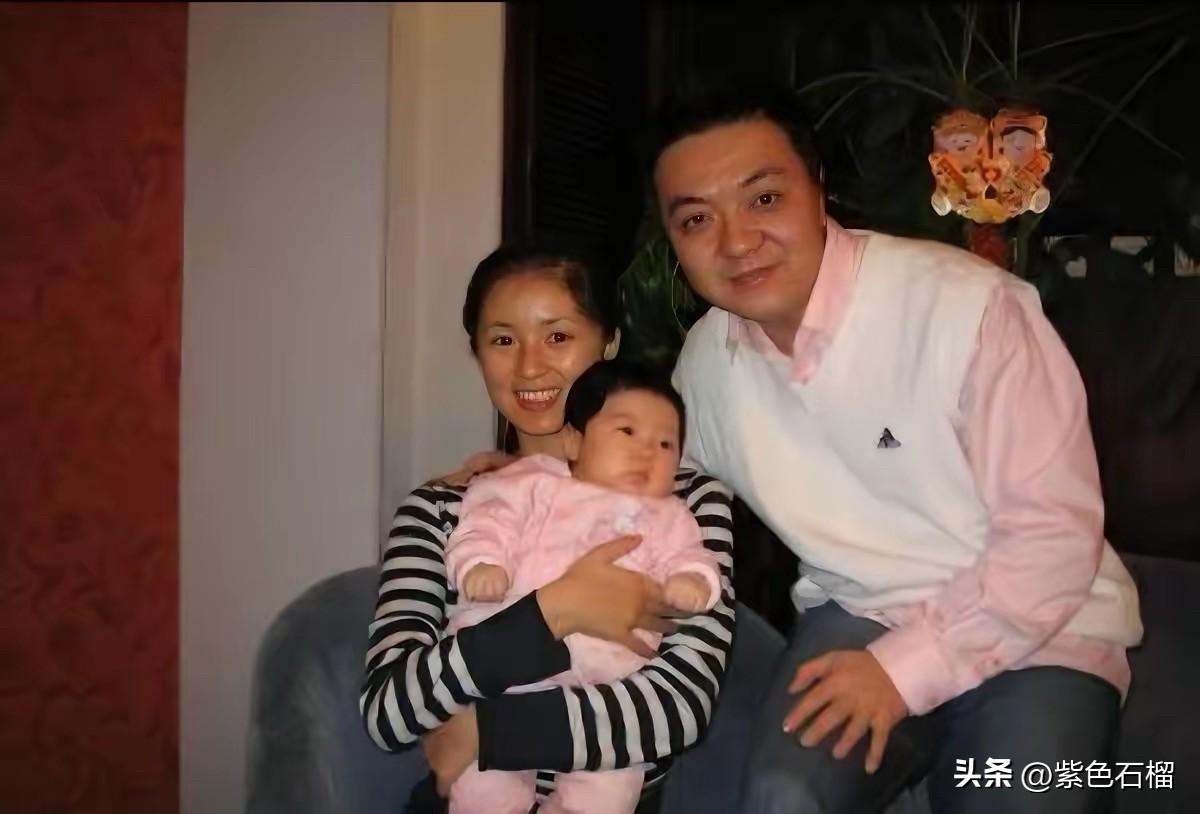 万万没想到，足球评论员董路的妻子胡艳竟比董路小了整整15岁。她毕业于北京电影学院