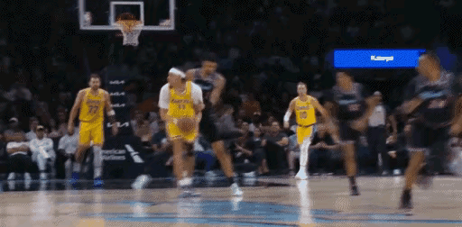 都来排队给詹姆斯道歉吧，詹姆斯本赛季快攻得分联盟第一，结果很多球迷都说詹姆斯放弃