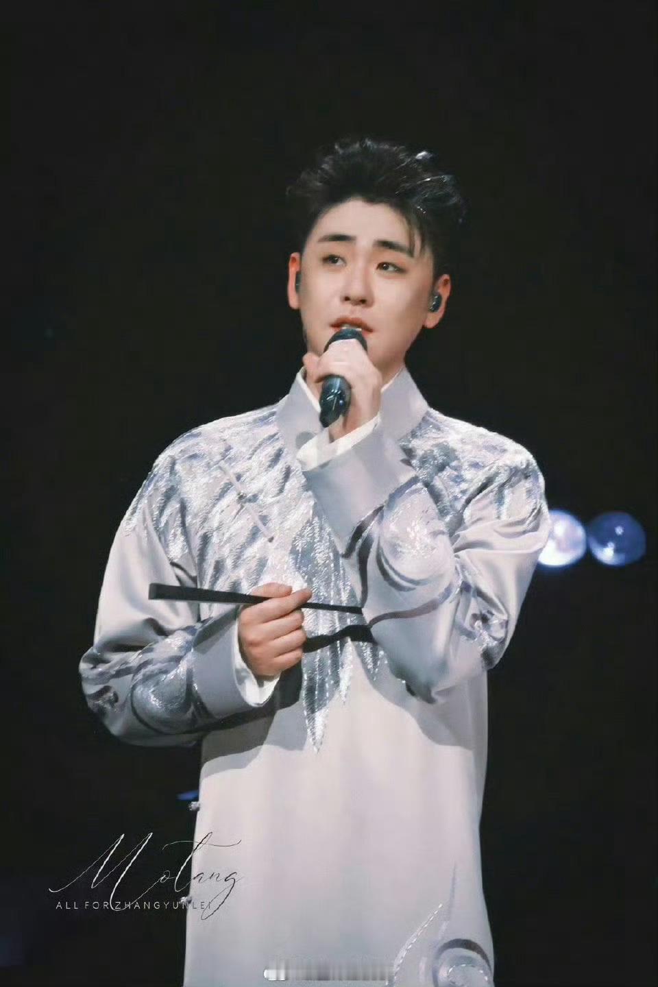 张云雷《探清水河》发行六周年快乐，多少人的入坑曲啊，每一个版本听都有不一样的感觉