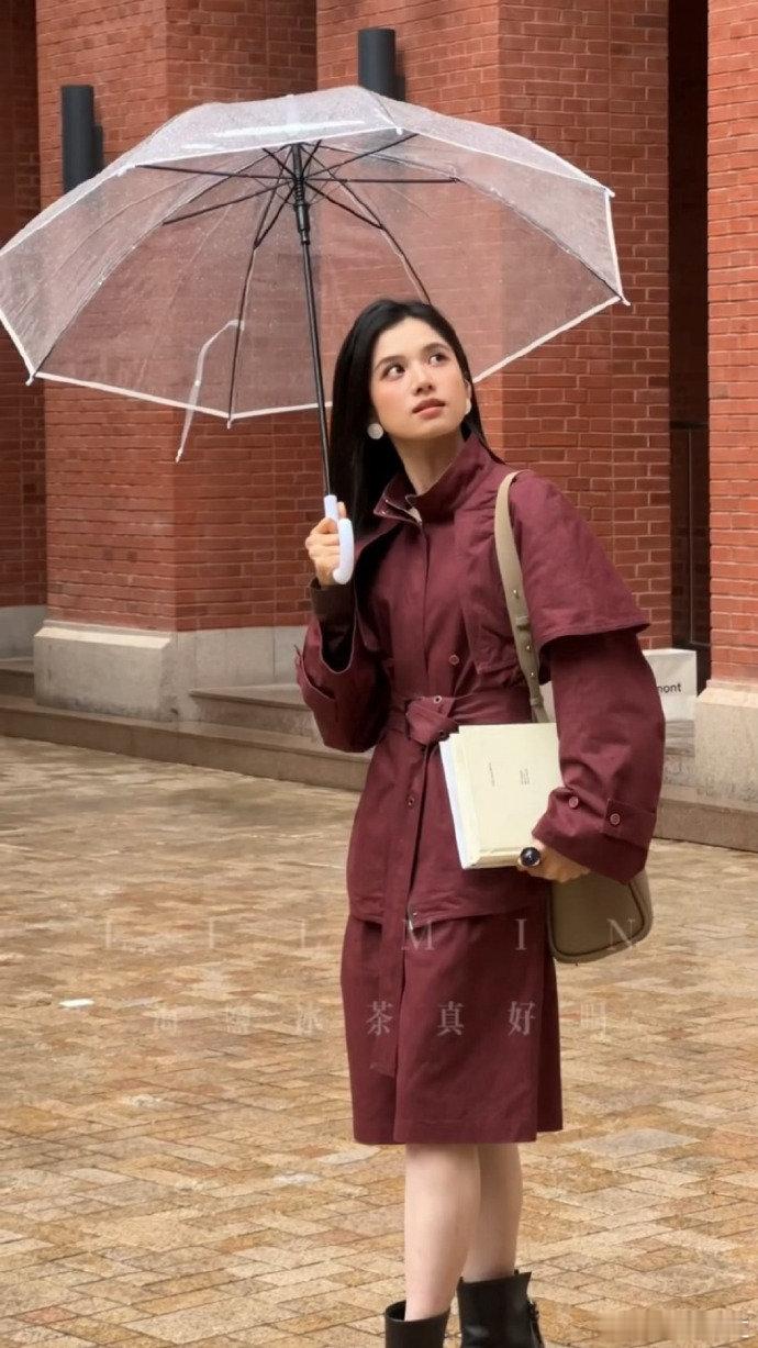 张婧仪转过来美我一大跳 转头一瞬间沦陷，气质清冷又温柔，张婧仪的美貌真的太有杀伤