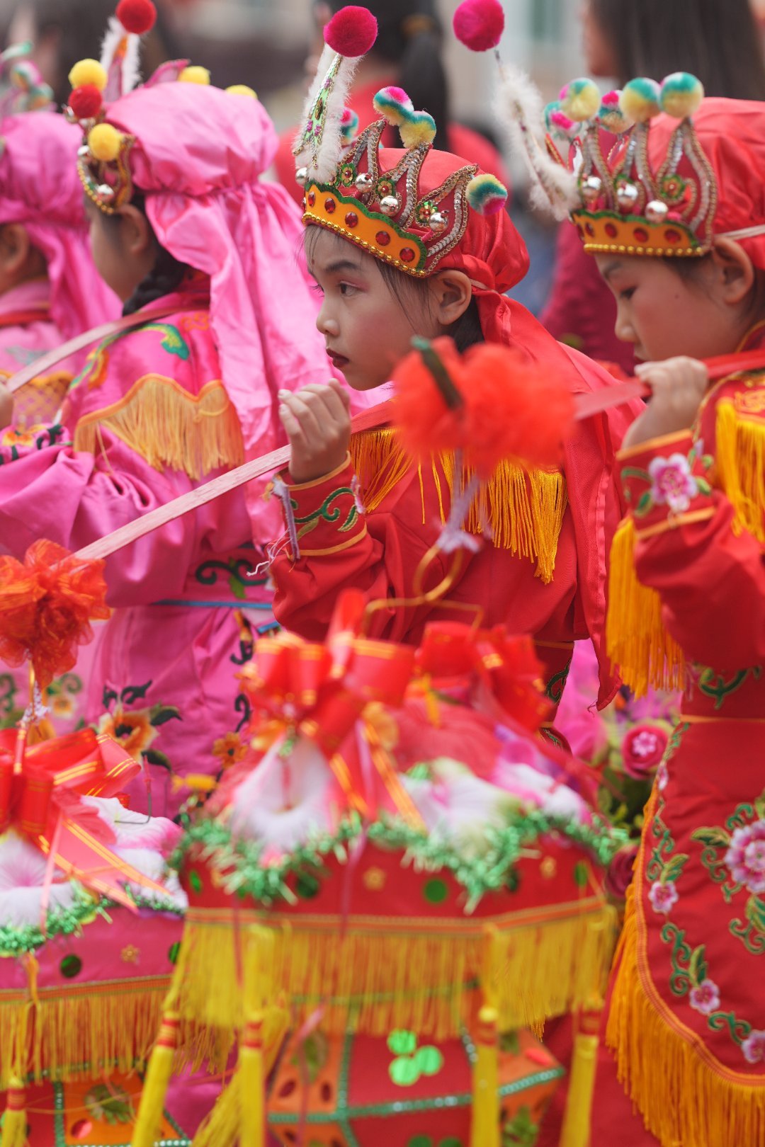 *在路上*珠浦村英歌舞营老爷，老中青少齐上阵，欢歌笑语，气氛爆燃...潮汕“迎老