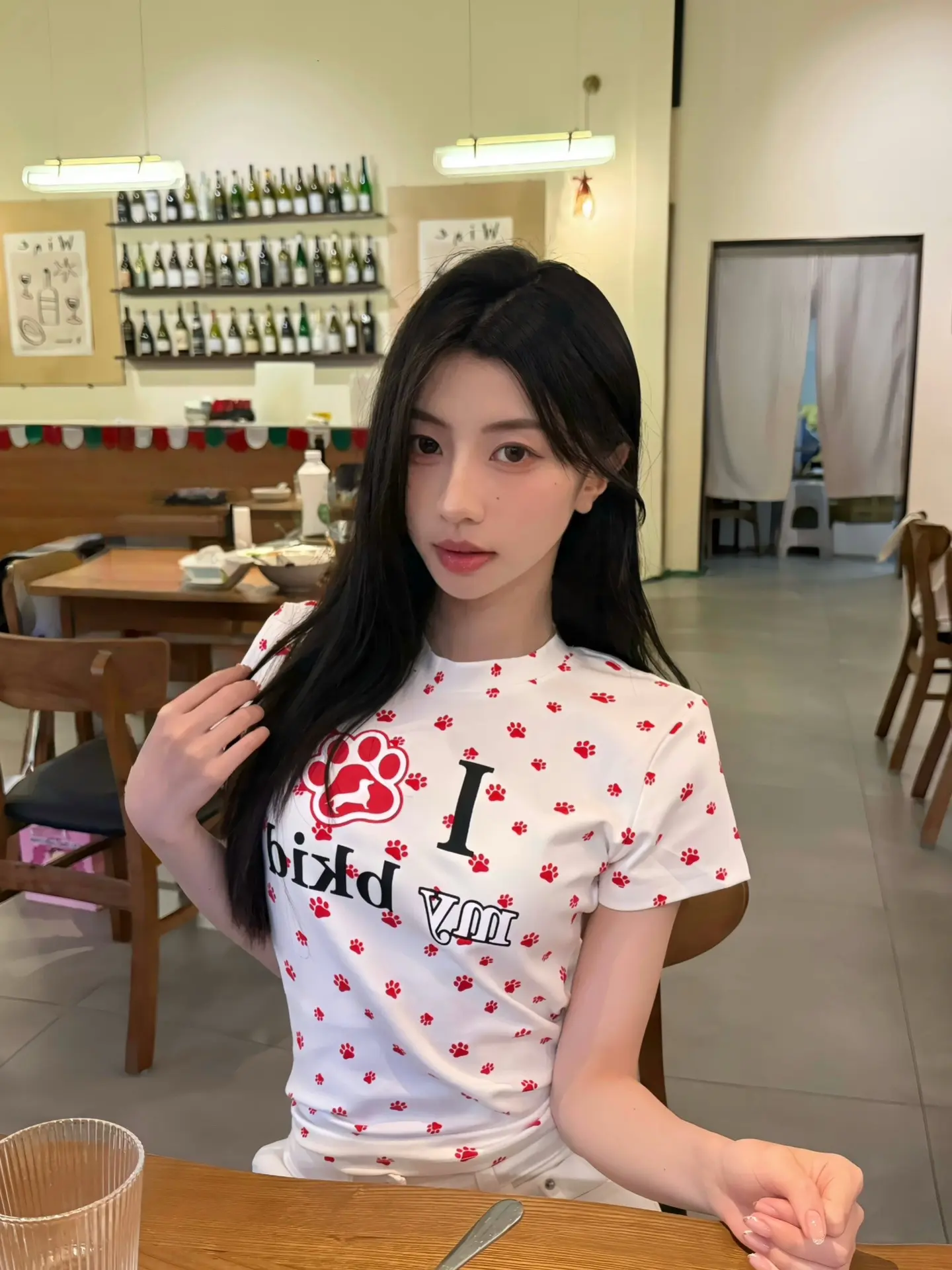 我渴望的陪伴和爱都太理想化了 或许根本不存在 也可能是我没运气