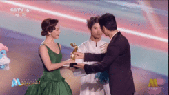 邓家佳拿了年度实力演员荣誉 2025M榜实至名归！邓家佳获年度实力演员，多部作品