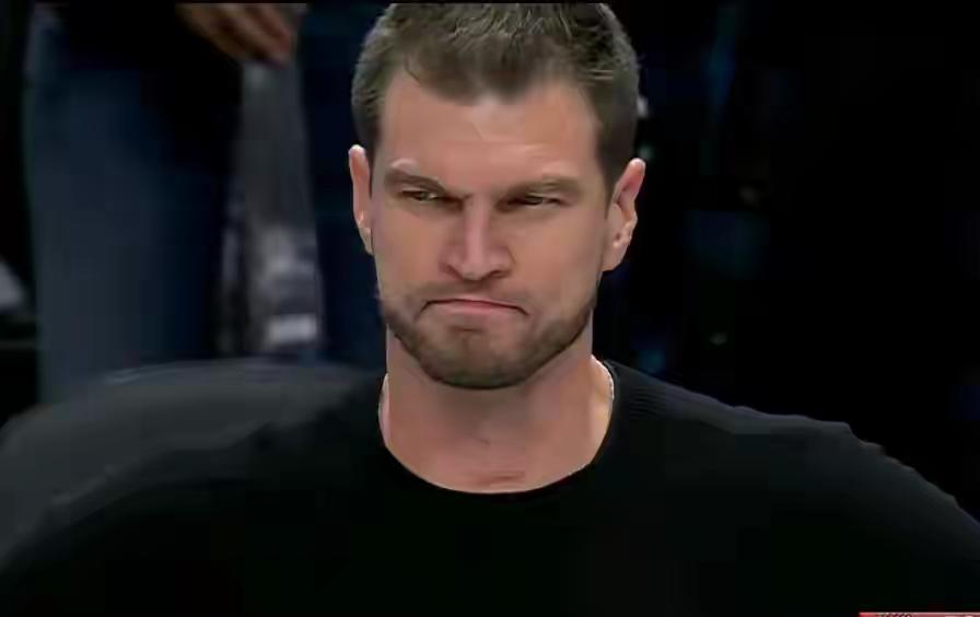 开拓者同火箭队的上半场比赛结束了，火箭队以56比55领先开拓者1分，今天阿夫迪亚