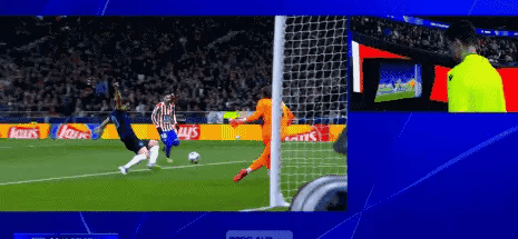 坐等欧足联裁判委员会出来解释！
昨天查洛巴的手球与今天巴里奥斯的手球几乎完全一样