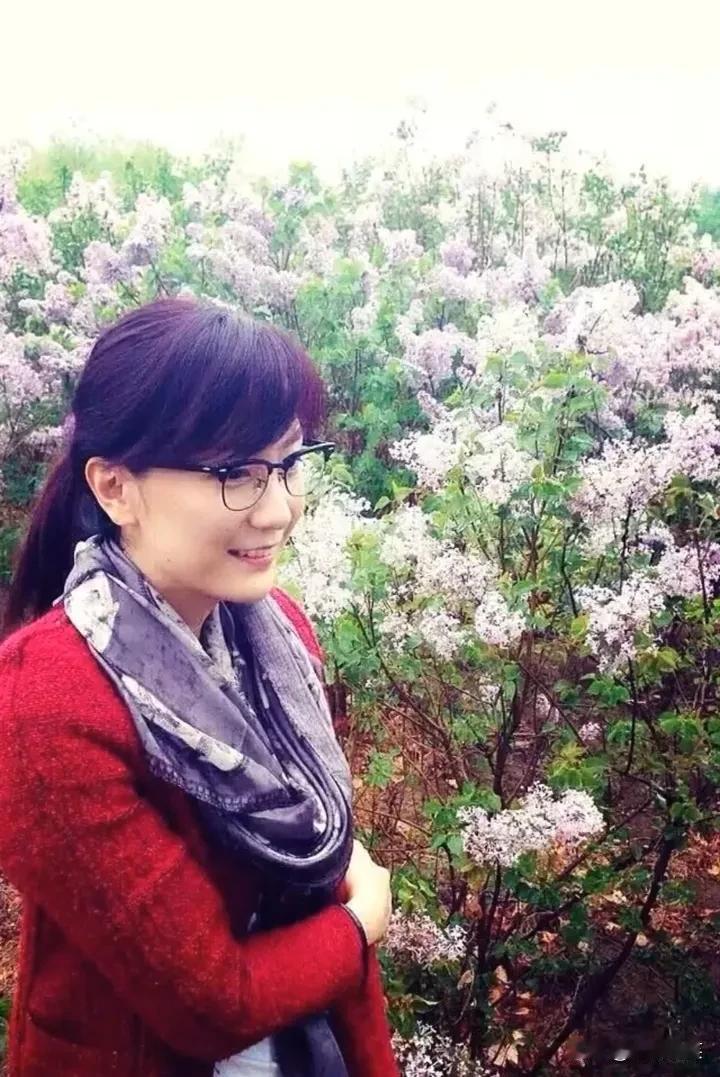 原来，香港资深媒体人秦枫2011年5月曝光过释永信的事情。

2007年初，秦枫
