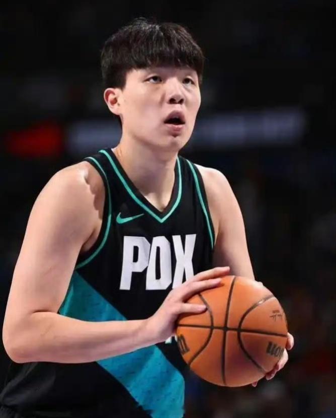 杨瀚森NBA新秀赛季结束  对于杨瀚森而言，这是他职业生涯的全新里程碑。即便出场