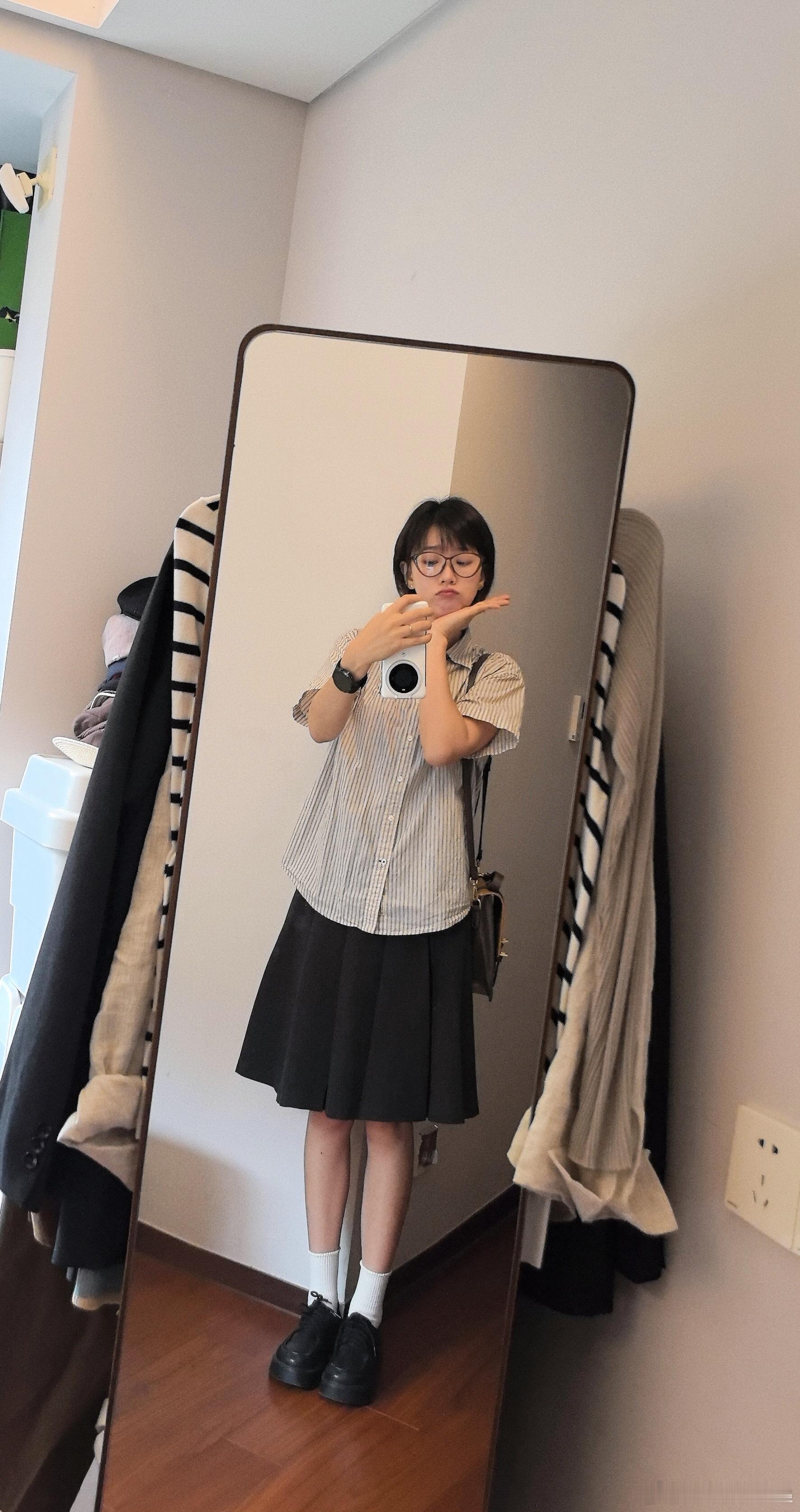中午好！不好也中午了。穿搭分享今日穿搭(ootd)ootd每日穿搭每日穿搭[超话