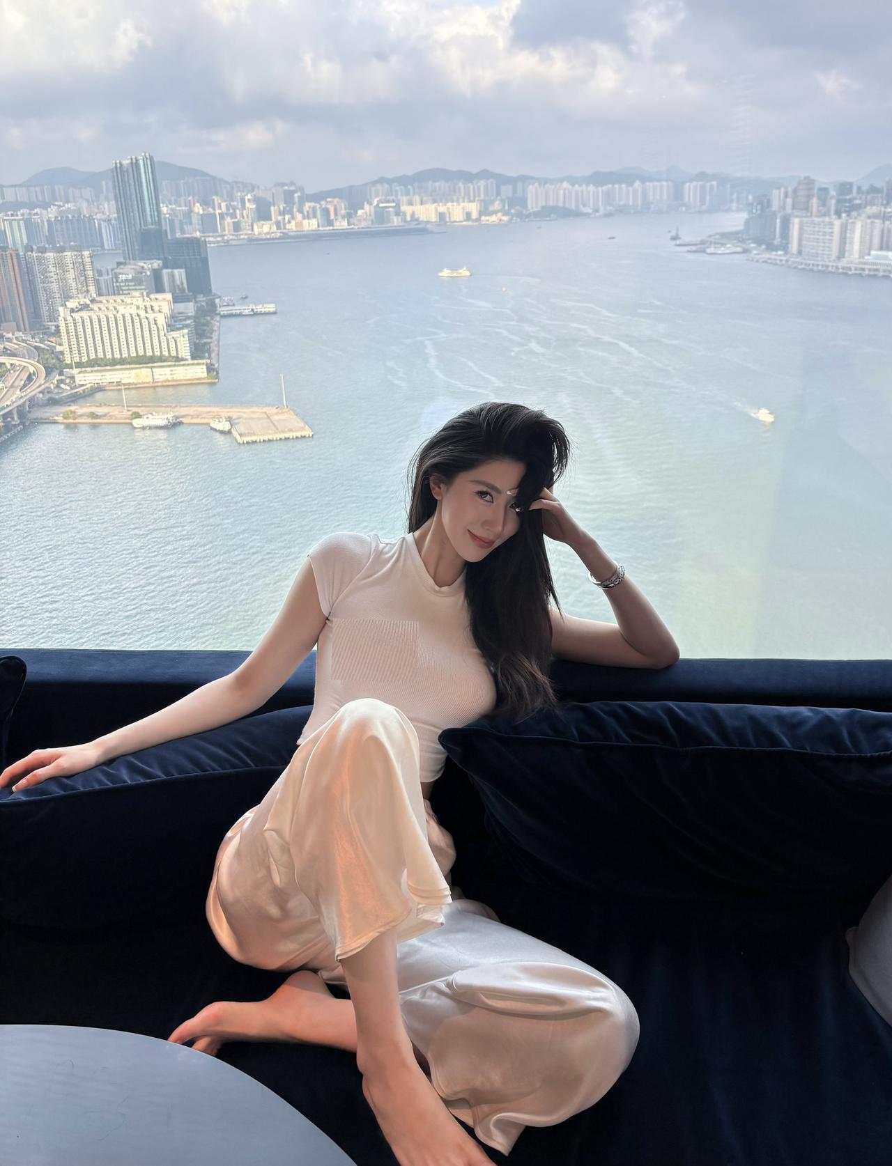 大千世界 谁会跟你个蠢货计较那么多