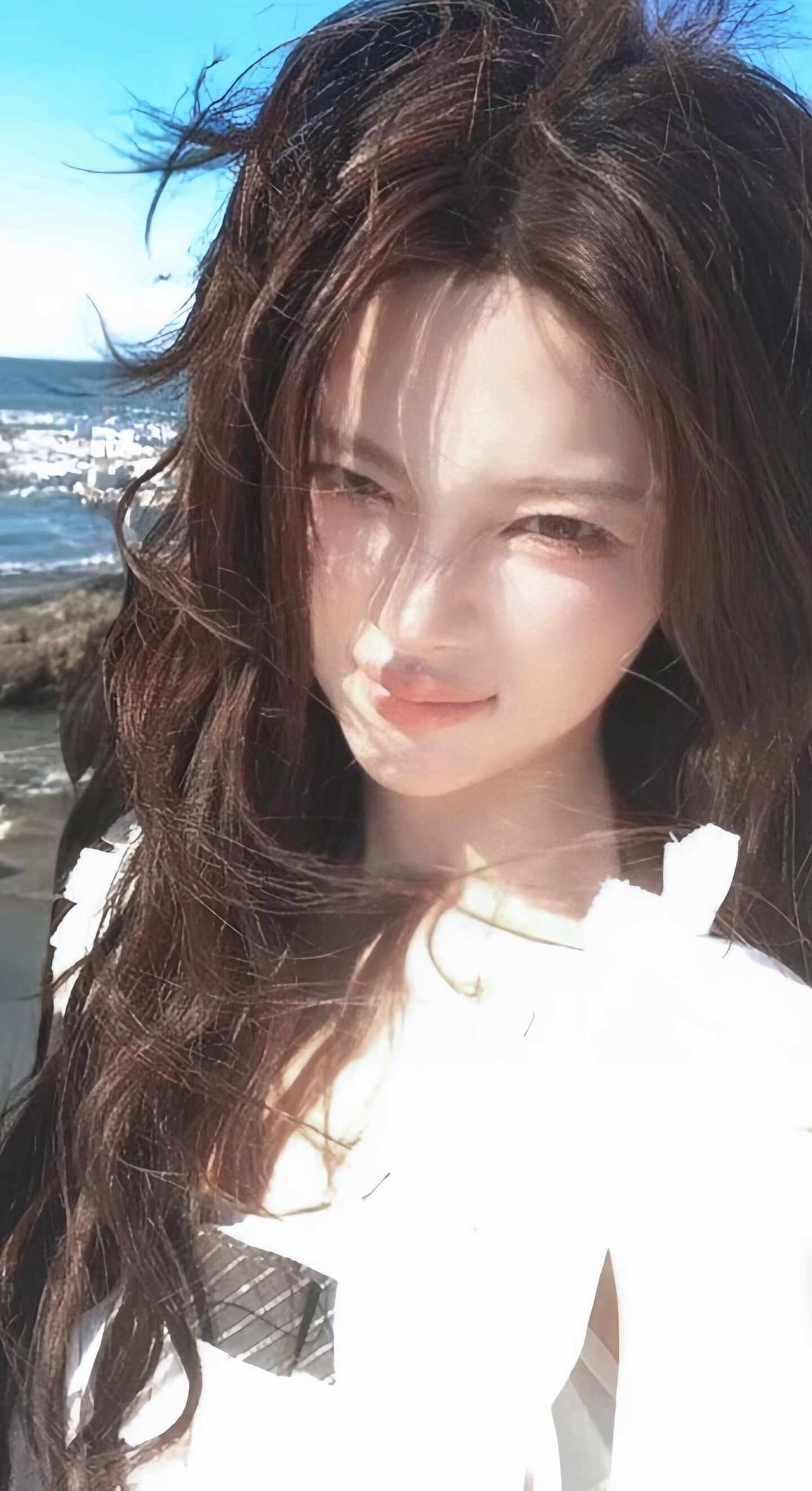 美明媚而张扬🥰
杨超越 有生命力的美 美是一种感觉 宝藏女孩杨超越