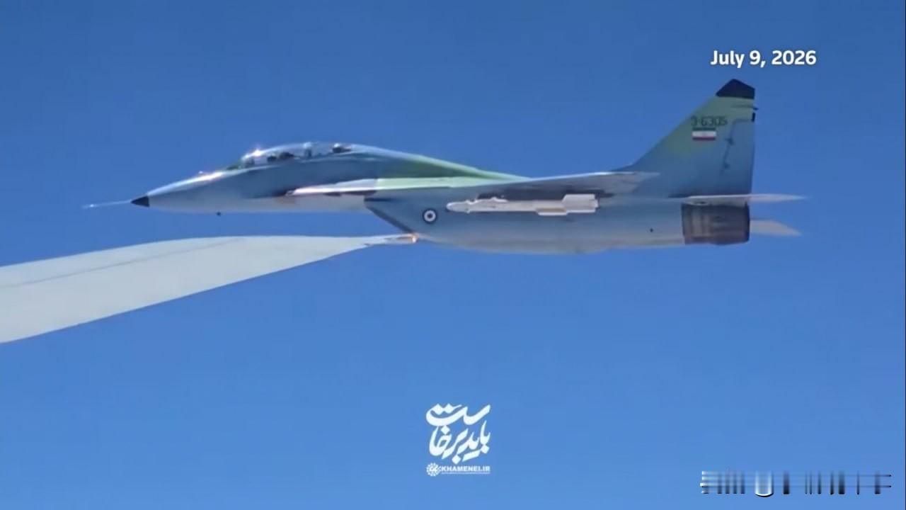 7月9日老哈梅内伊下葬之日，伊朗的米格-29战斗机（图一）和F-5E战斗机（图二