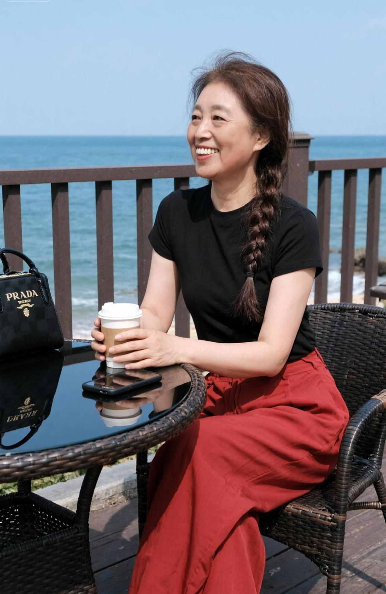 什么样子的人生才算最好？我觉得普通人最好的人生是平凡安稳、内心丰盈。
很多人一生
