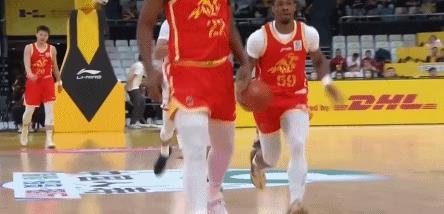 CBA焦点对决：深圳主场迎战广厦，七连胜巅峰之战一触即发！

北京时间4月2日晚