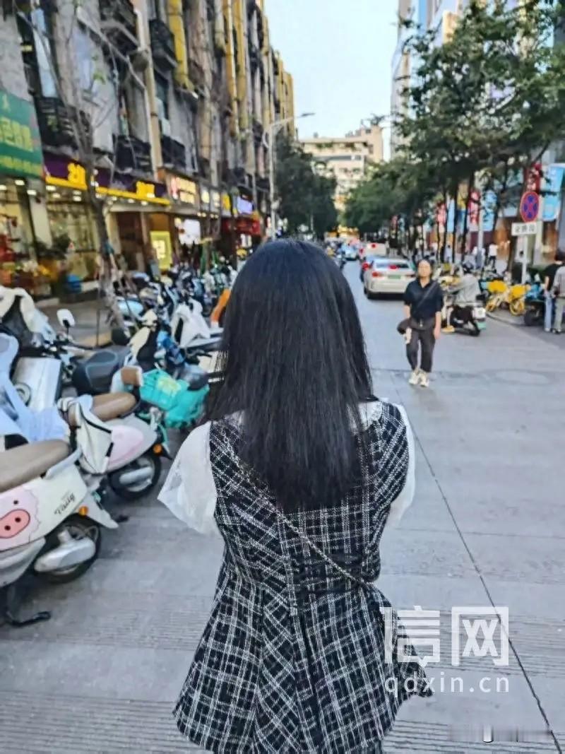 云南昆明，18岁女生面试了一家私人影院，工作内容就是陪客人看电影、聊天，一小时1