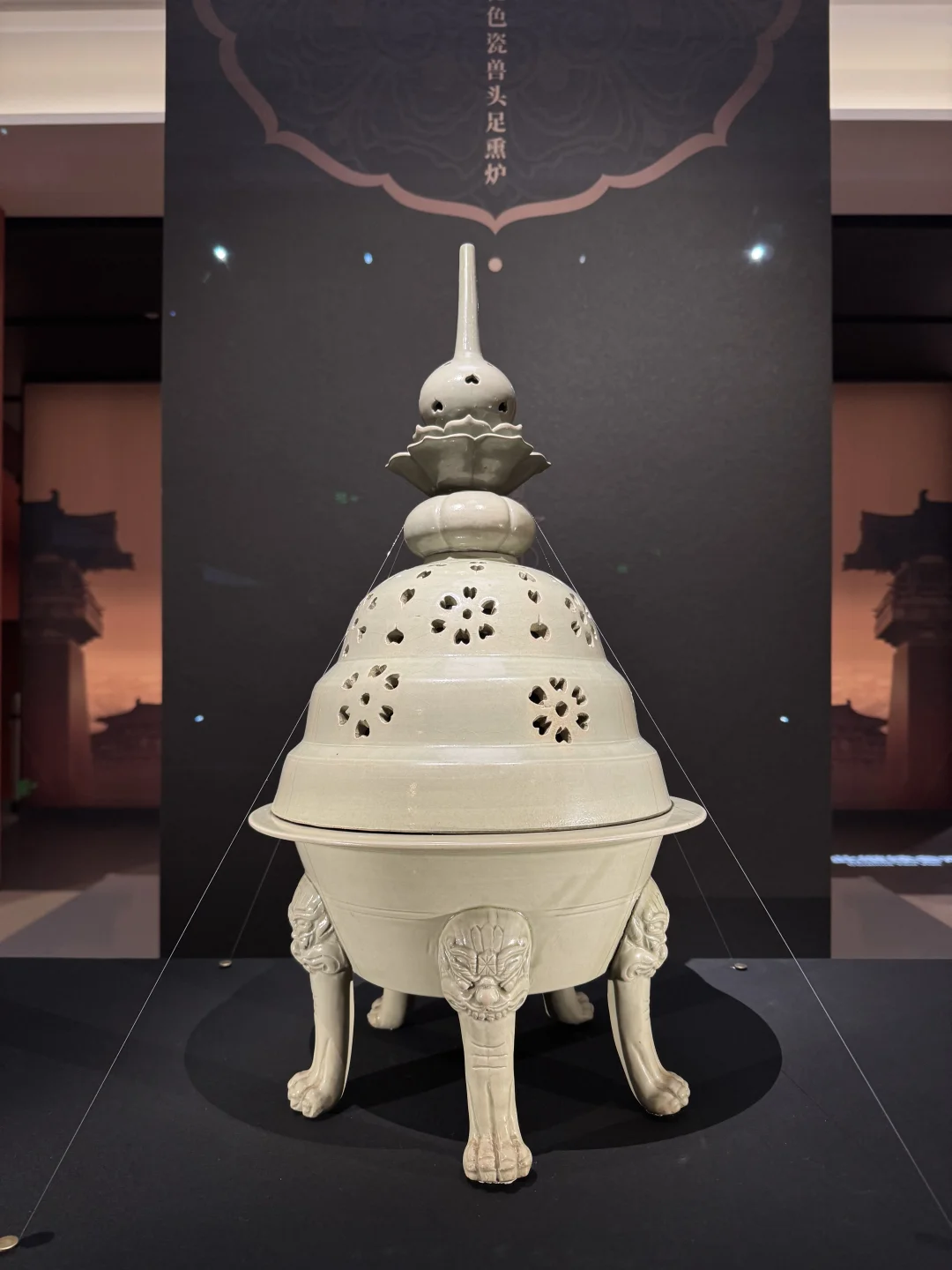 虽然都是越窑秘色瓷，跟法门寺那些还是差点