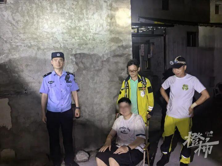 2026 年 8 月 16 日消息，杭州临安童公尖的一场夜间山地救援引发关注，一