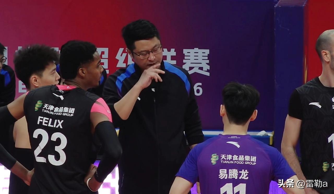 男排超级联赛季后赛C组｜天津憾负福建痛失有利位置，保定苦战逆转北京重回榜首

赛