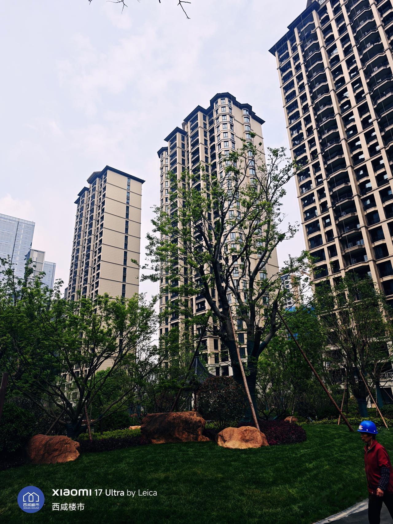 曲江星河湾，下个月底交房，曾经的风口浪尖，都被风雨吹散。实景展示，你们看看值不值