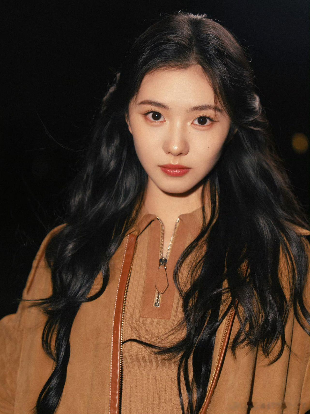 刘浩存抽到艾利斯顿商学院的祝福刘浩存回应紧急撤回一个刘浩存 新浪娱乐盛典突击队✖