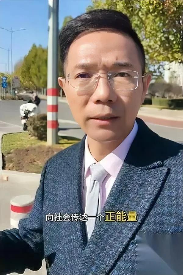 张书抵京！

单枪匹马？

别眨眼——他背后其实站着整个互联网。

21号那场会