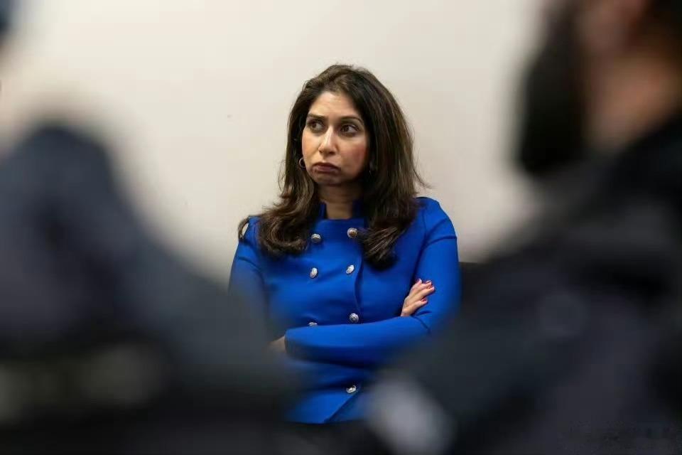 英国前内政大臣布雷弗曼发帖称，英国在殖民时代为世界各国施惠颇多，现在英国政府应该
