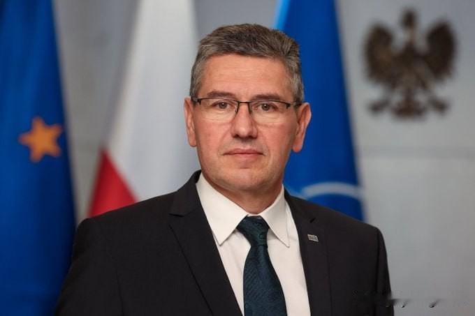 🇵🇱 达里乌什·卢卡谢夫斯基将军被任命为波兰国防部战略与国防规划司司长

波