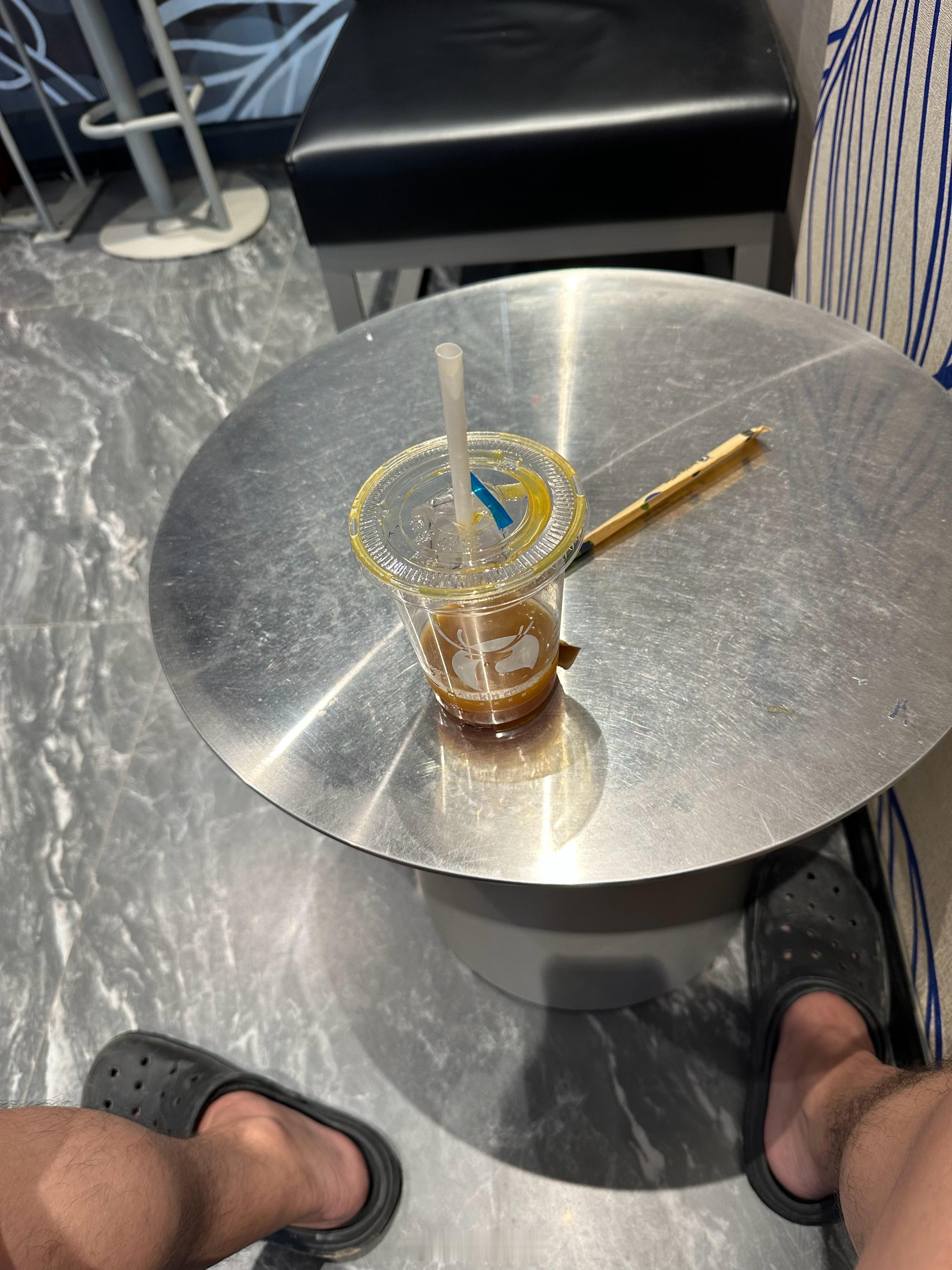 让体脂率不断下降的习惯少吃高油高盐高糖的食物，坚持运动，科学锻炼身体，尽量不要熬