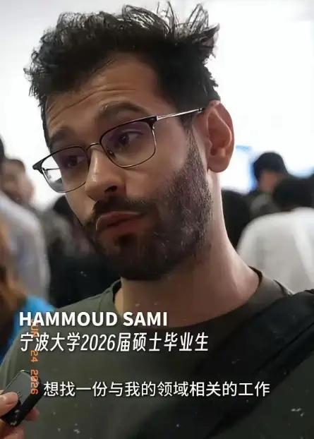“滚出中国，去建设你自己的国家。”

宁波大学一场外籍硕士毕业生分享会上，几位外