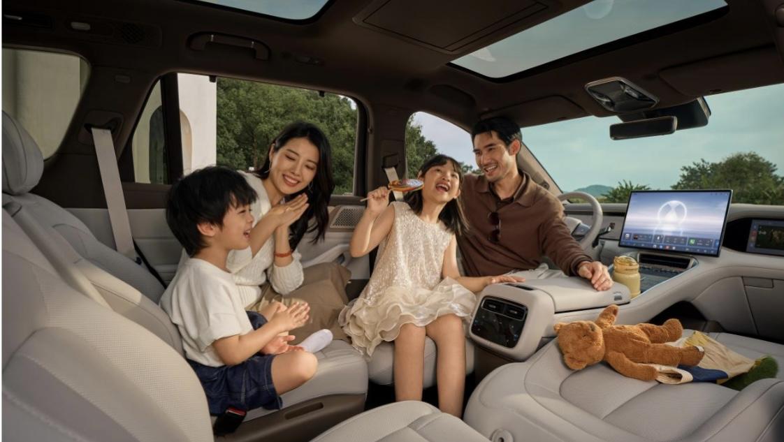 又一台为旅行家庭打造的“移动大平层”来啦！腾势N8L上市，超级价值终极满足，大六