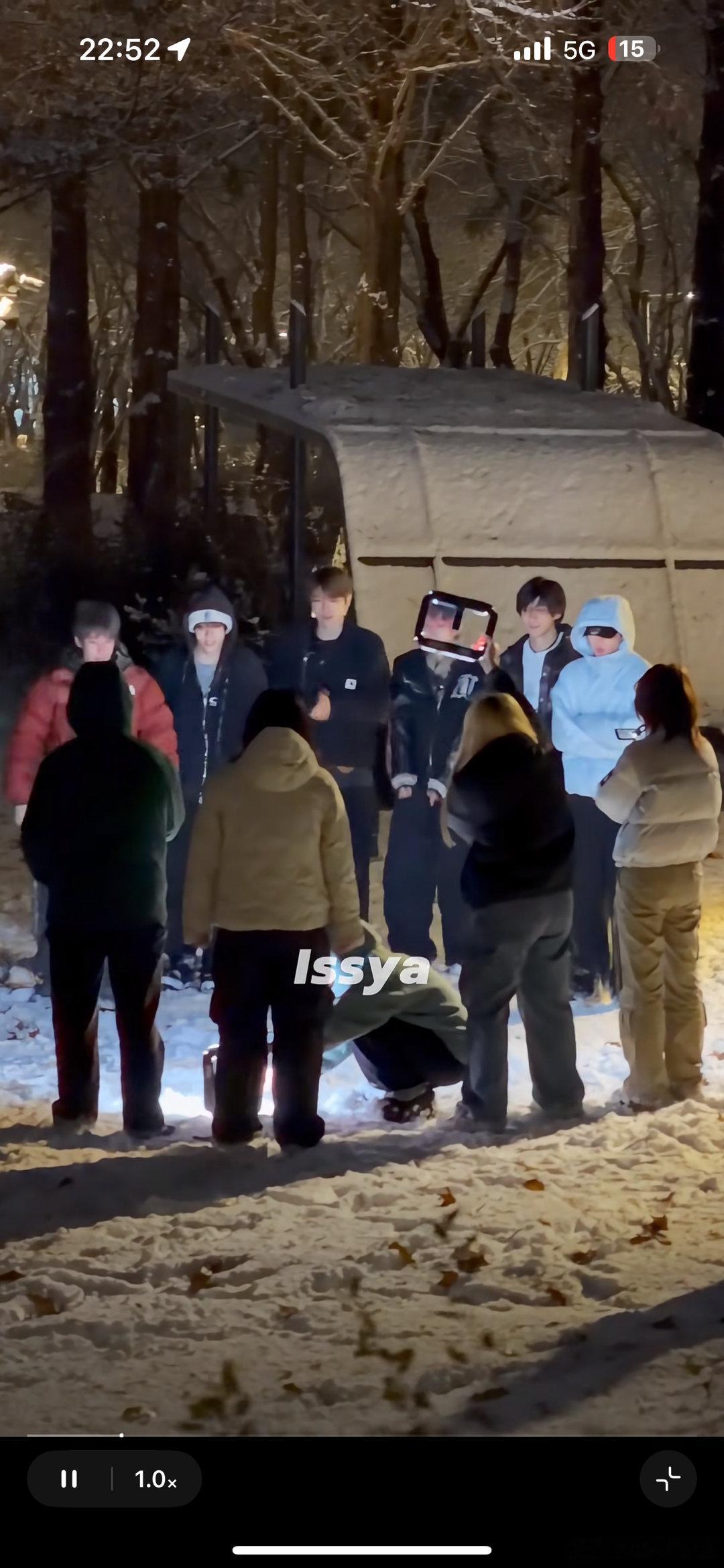 我做小组作业就像赖子staff 一堆人拿着设备围着赖子各种拍结果拍出来的小视频又