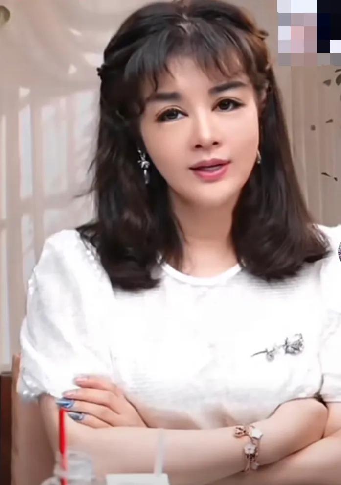 富人的思维我们不懂，于文红于会长要保护她大儿子，要保护她的财产不落到前任手里，她