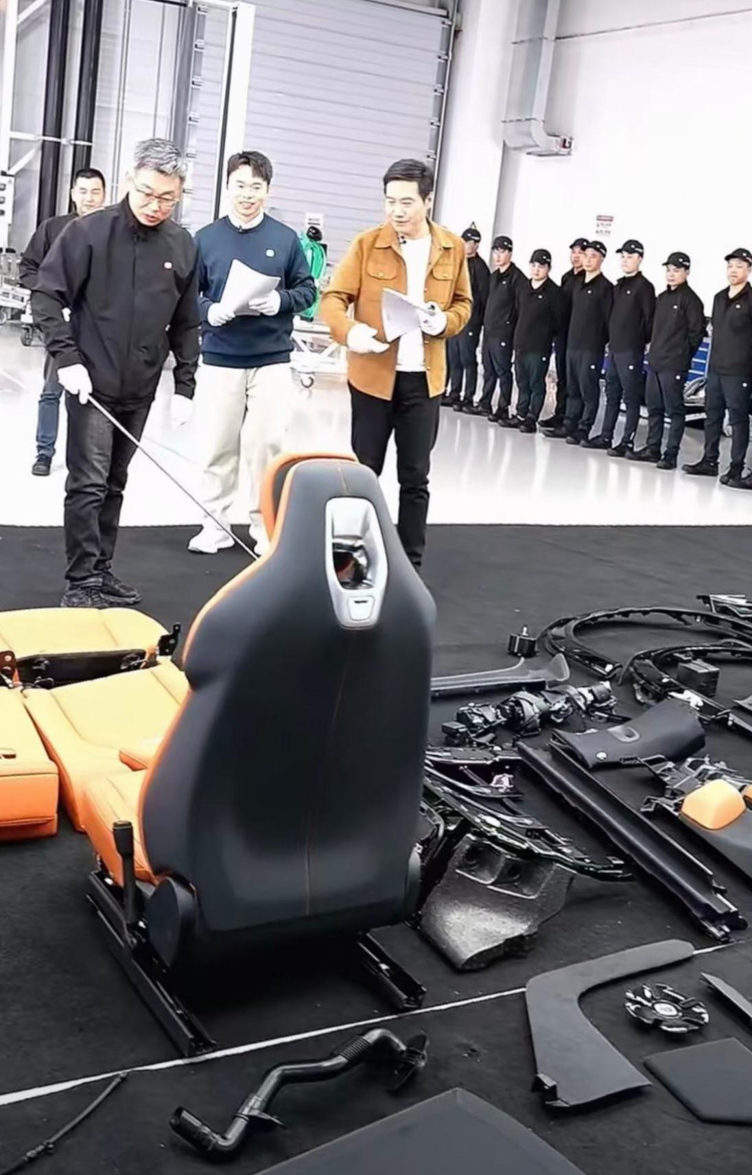 清者自清，积极主动的回应网上的质疑，进行有效的公关。这也是一个好方法。怕就怕自己