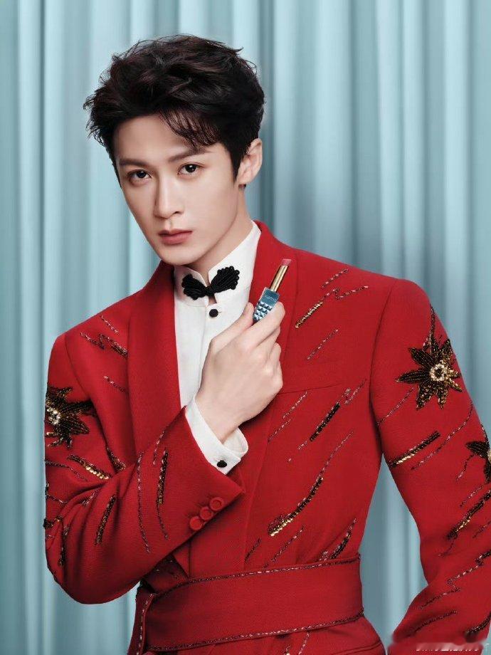 呀哈 好喜庆的檀健次 