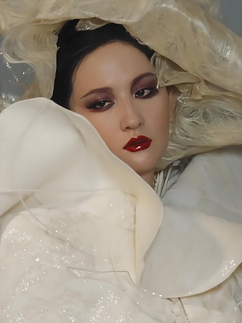 这下真成东方吸血鬼了 