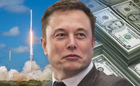 马斯克这张嘴，跟开了挂似的准。
他几年前在公开场合提过一句话：芯片荒之后，下一个